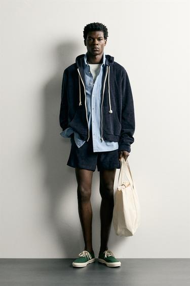 برمودا RELAXED FIT من قماش التيري - بحري الخاص بـ Zara