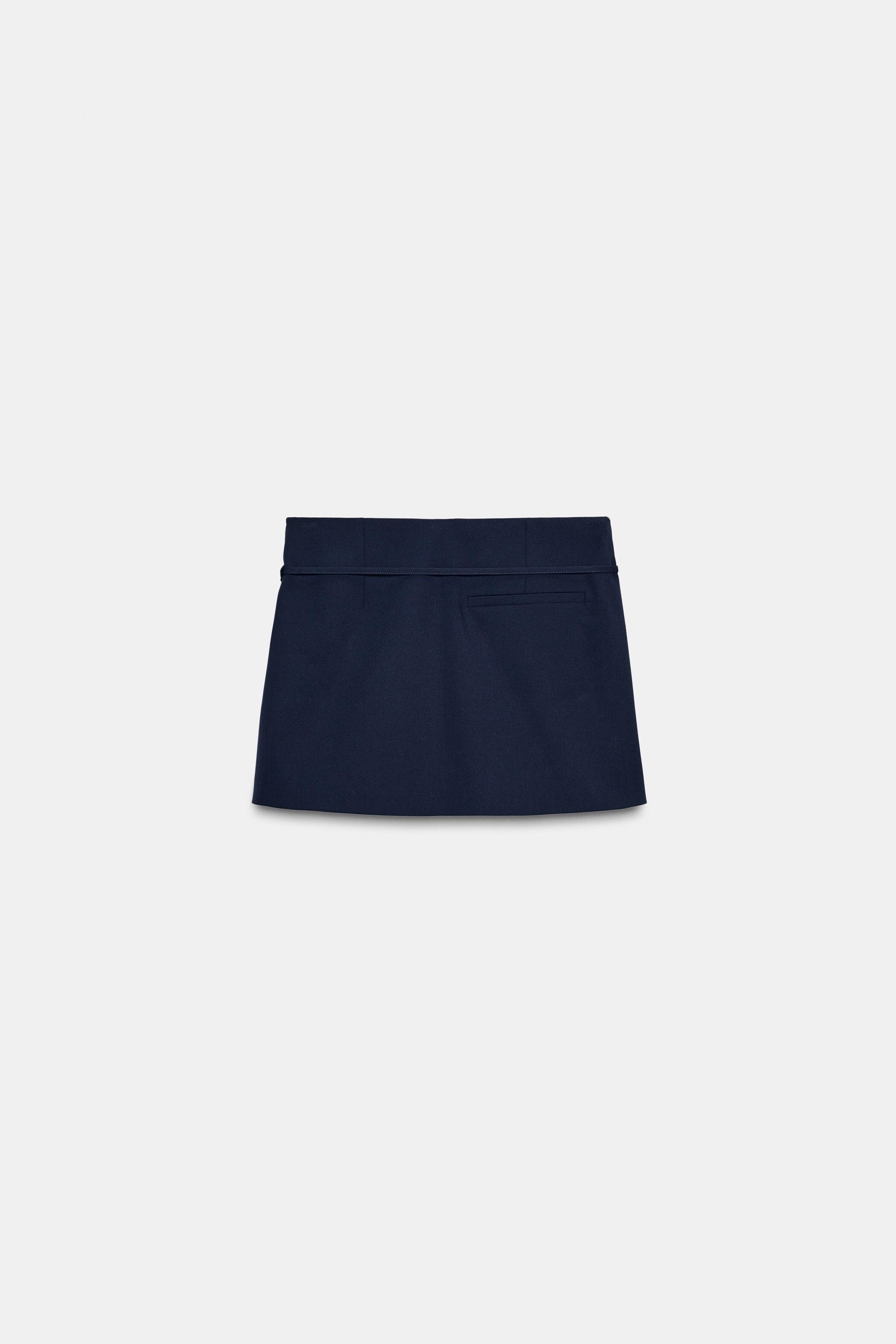 JUPE-SHORT AVEC CEINTURE