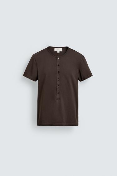 ФУТБОЛКА СЛИМ ФИТ С КРУГЛЫМ ВЫРЕЗОМ — ТЕМНО-КОРИЧНЕВЫЙ от Zara