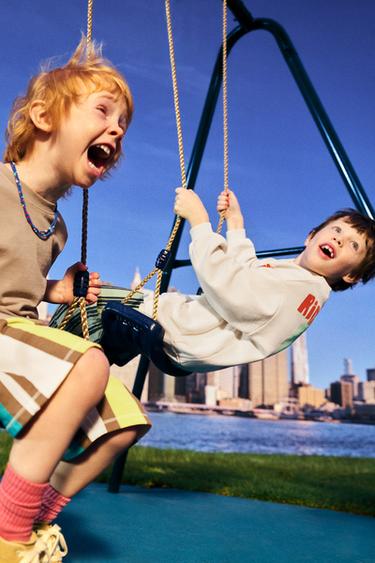 ΦΟΥΤΕΡ ΜΕ ΚΕΝΤΗΜΕΝΗ ΕΠΙΓΡΑΦΗ - Εκρού του Zara