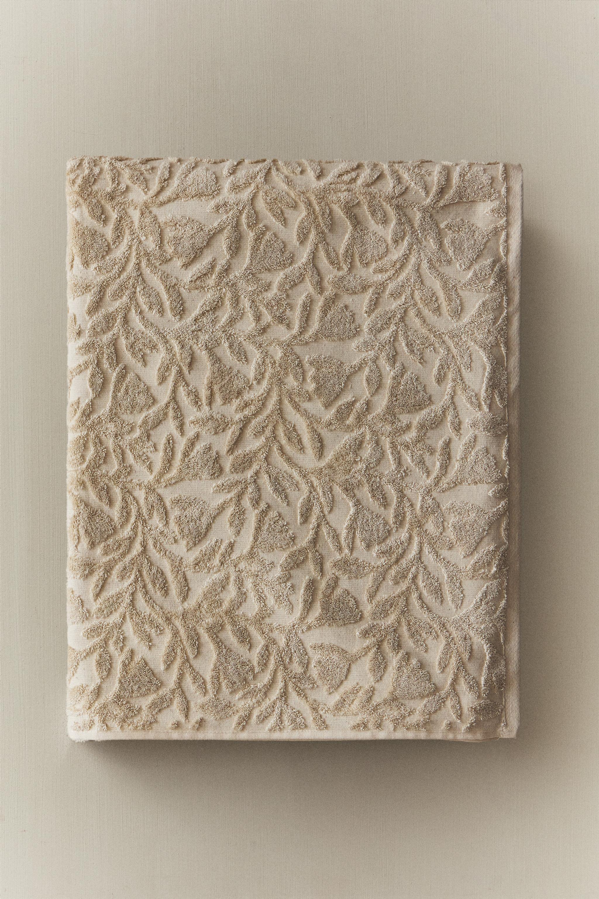 EMBROIDERED BORDER BATH TOWEL — Light beige