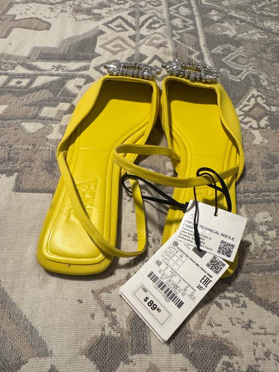 FLAT MULES WITH RHINESTONE DETAIL - Image 4