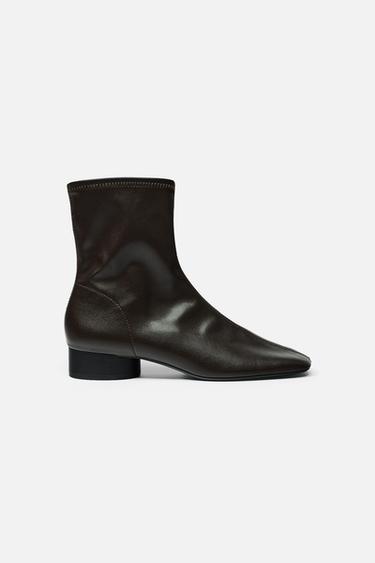 SOFT TOPSTITCHED ANKLE BOOTS - Brown by Zara