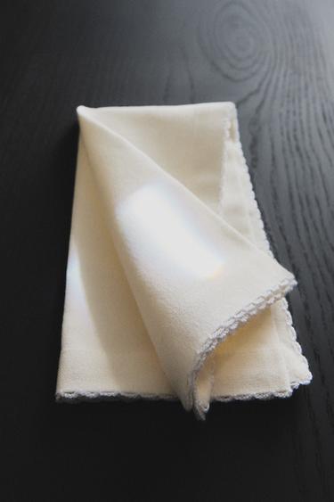 Zara SET OF SCALLOPED NAPKINS (SET OF 2) - White