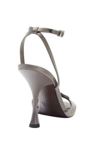 SATIN APPLIQUÉ HEELED SANDALS - Taupe Grey by Zara