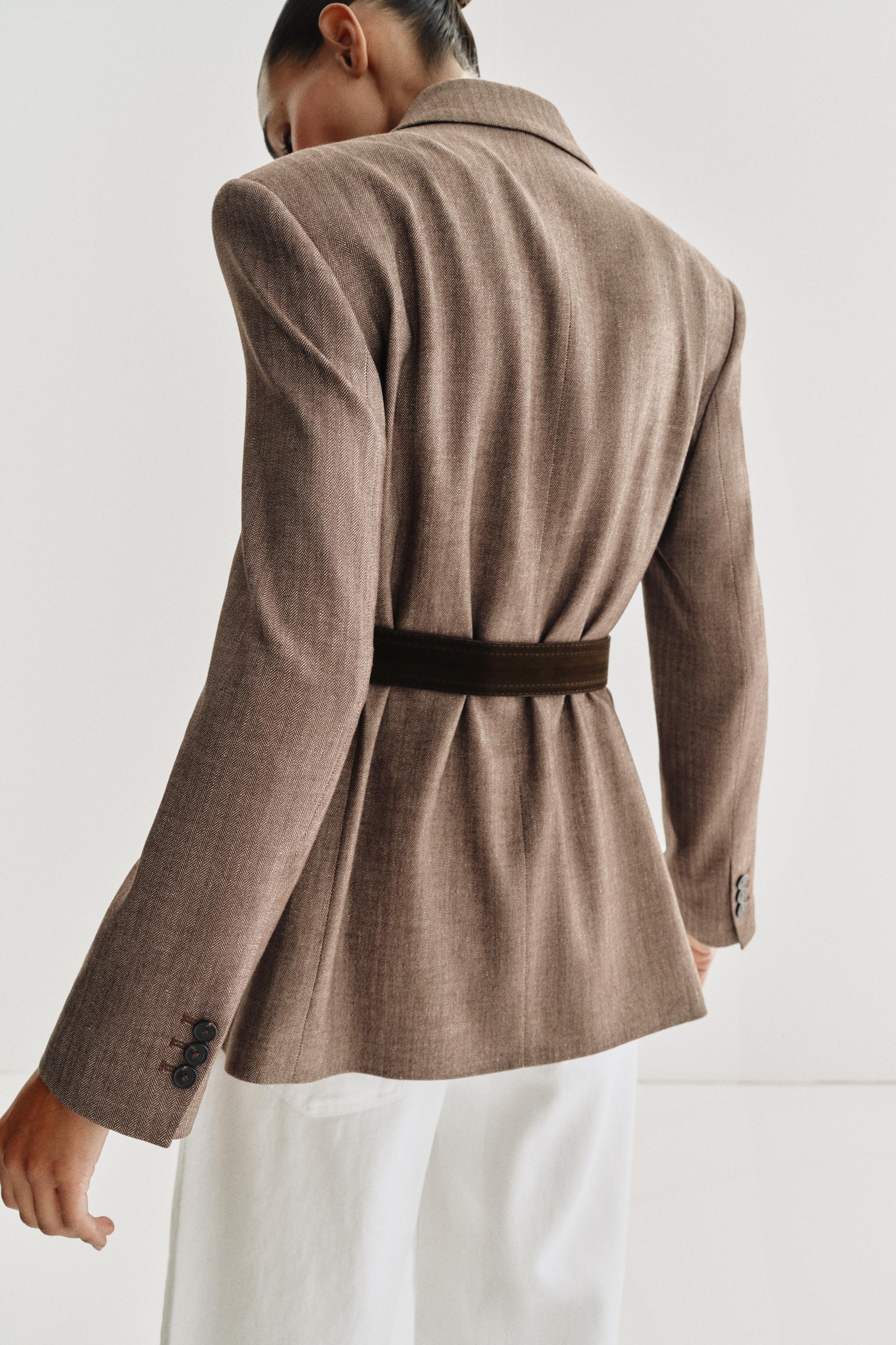BLAZER À CHEVRONS AVEC CEINTURE