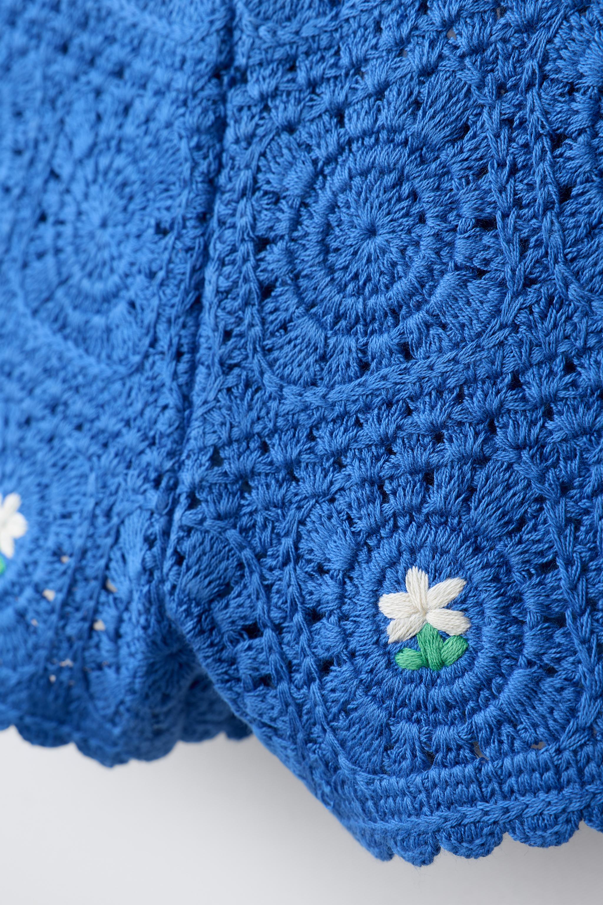 BERMUDA EN MAILLE CROCHET BRODÉE