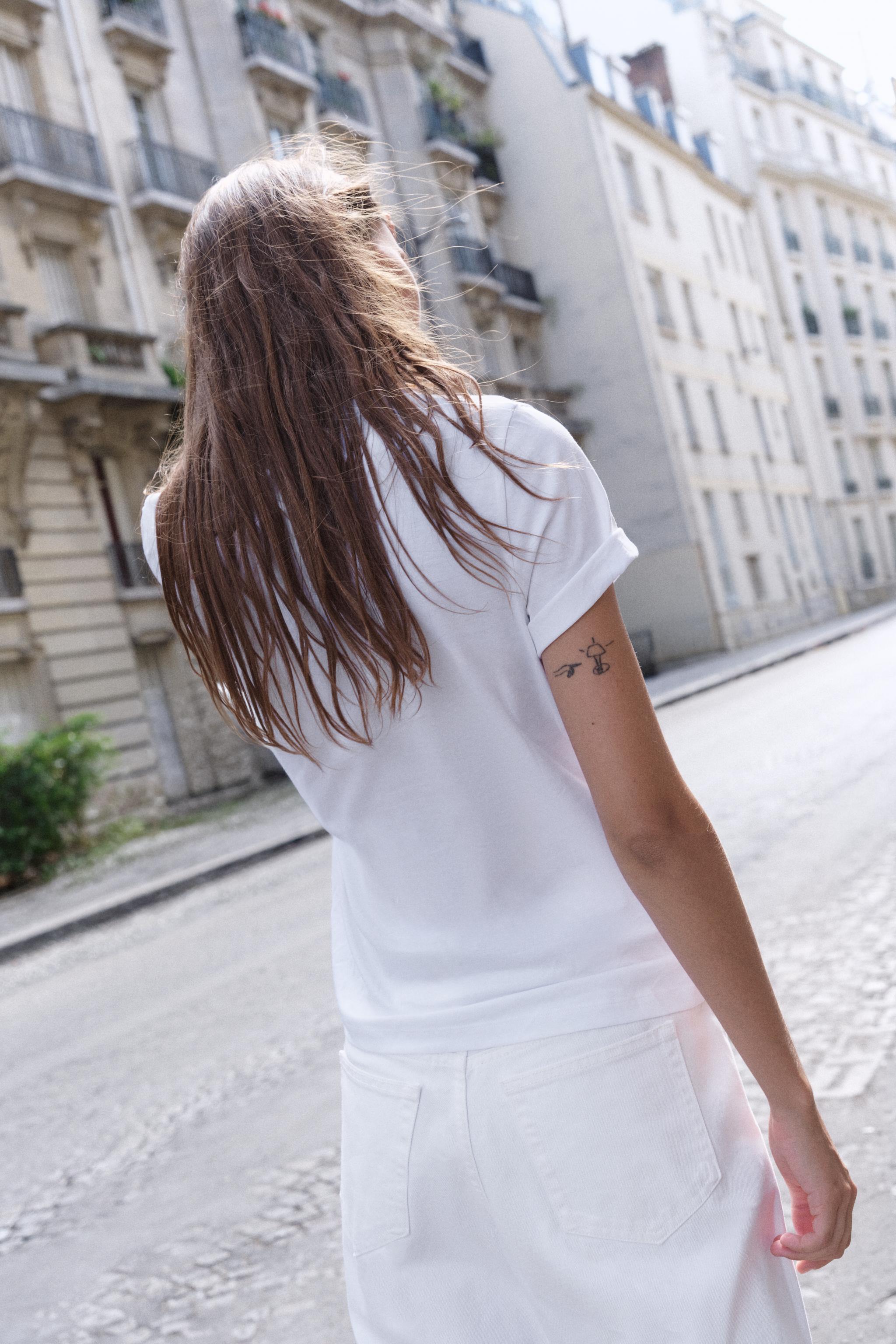 SHORT SLEEVE T-SHIRT
