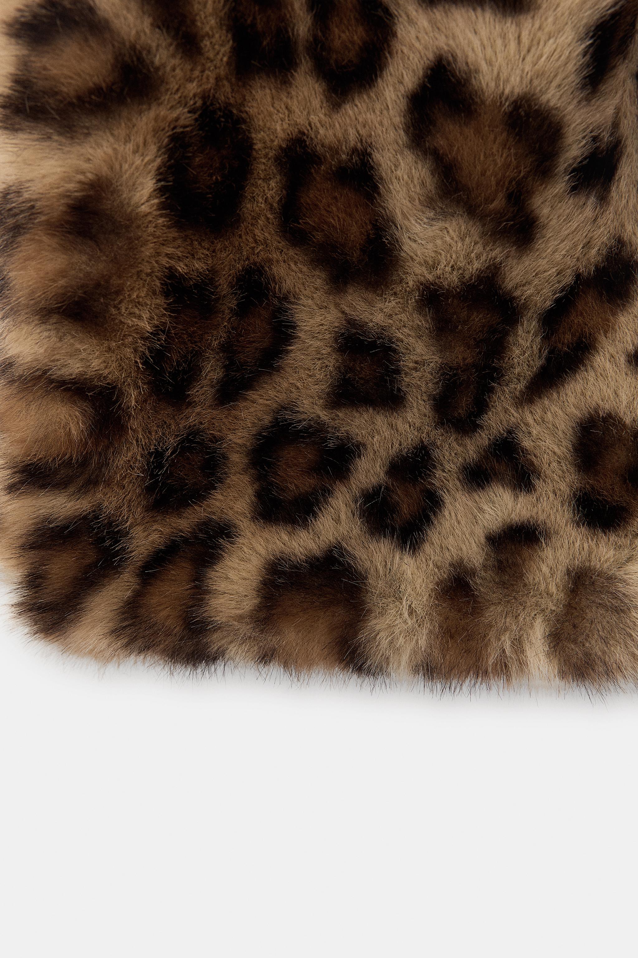 FAUX FUR ANIMAL PRINT SCARF
