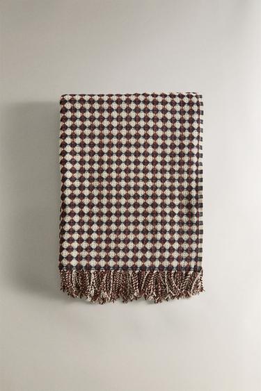 DIAMOND PATTERN CHENILLE BLANKET - Brown by Zara