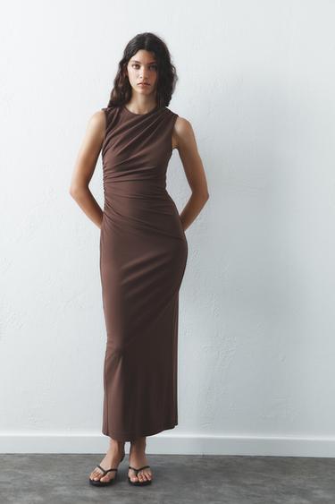 VESTIDO MIDI DRAPEADO - Marrón de Zara