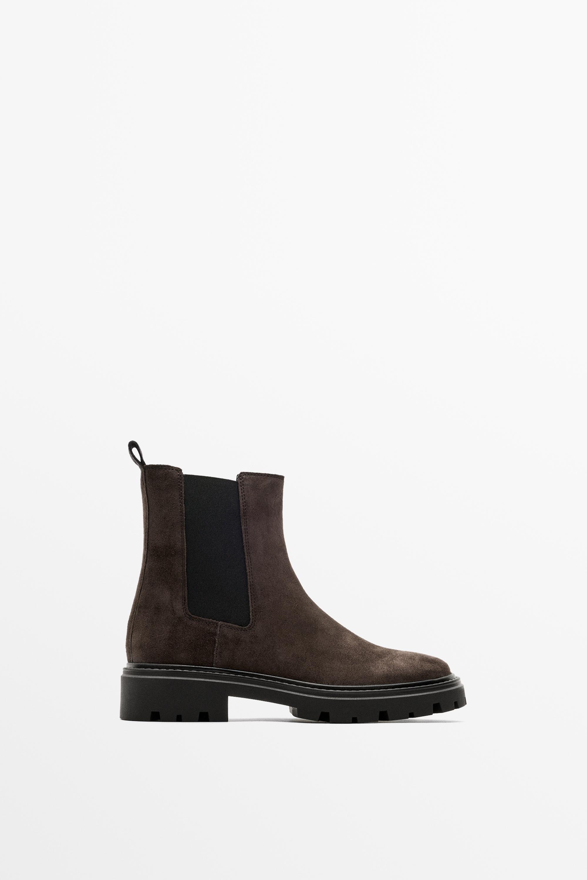 Flat Chelsea boots with track sole — Brown