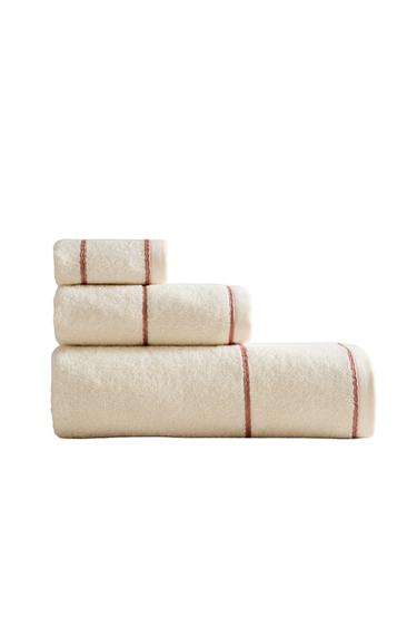 SERVIETTE DE BAIN PASSEPOIL CONTRASTANT - Rose clair de Zara