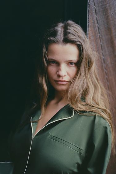 CHEMISE EN POPELINE AVEC CONTRASTE - Vert de Zara - Image 2