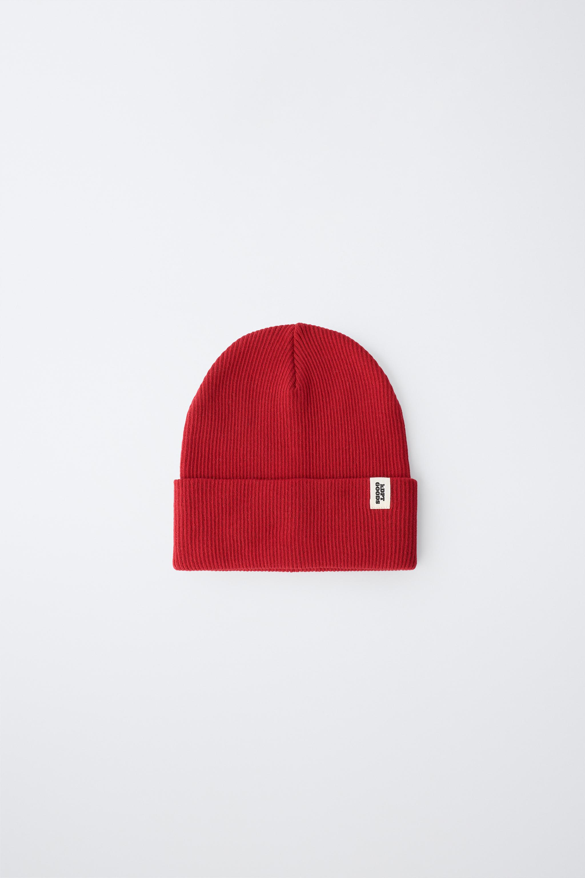 RIBBED KNIT LABEL HAT — Dark red