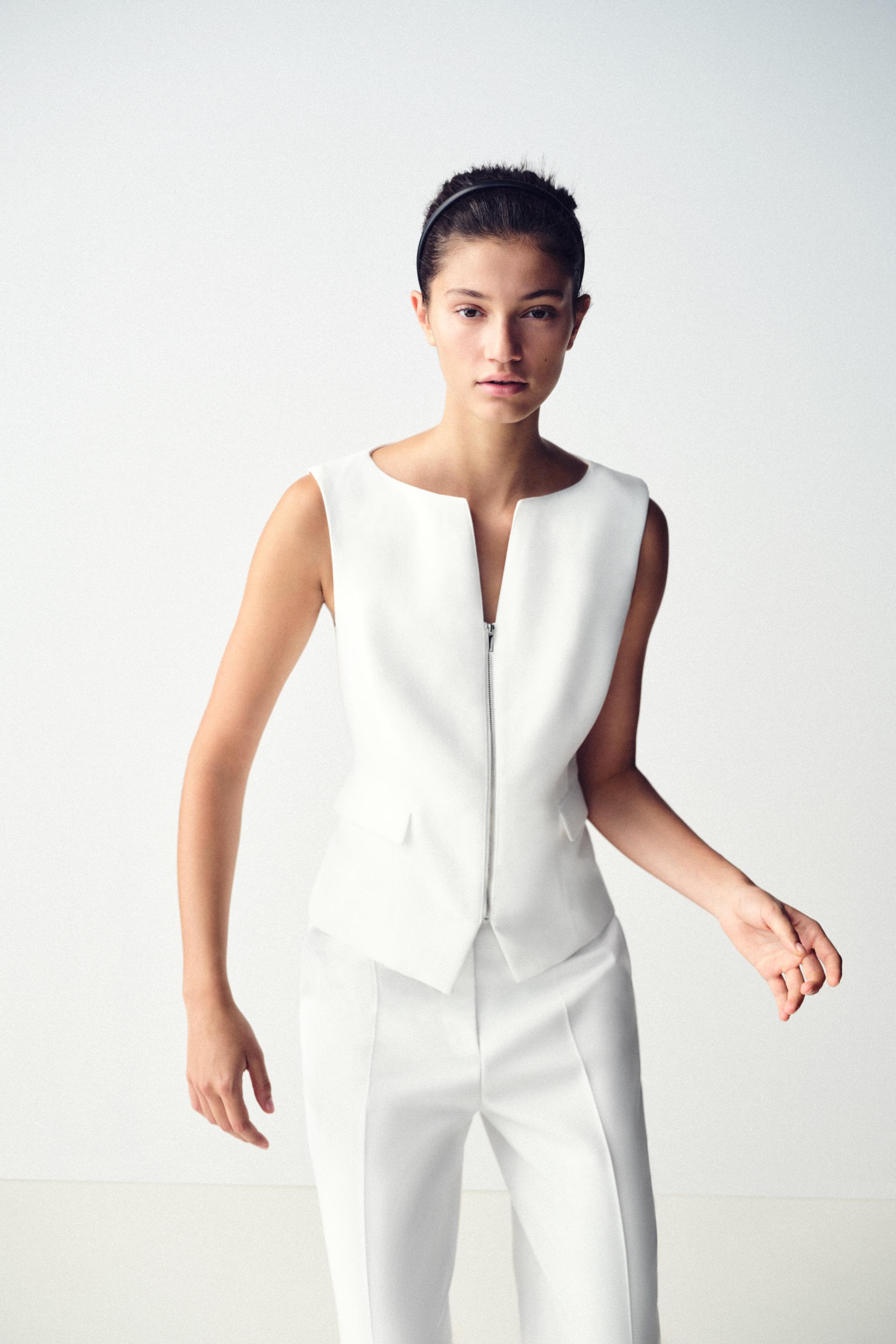 ZIP-UP BOAT NECK VEST — Oyster-white