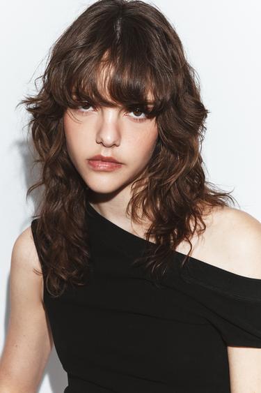 T-SHIRT COL BATEAU - Noir de Zara - Image 2