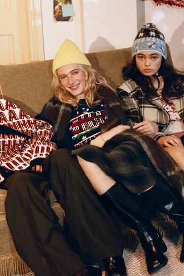 سترة محاكة HOME ALONE ™ - بحري الخاص بـ Zara - صورة 0