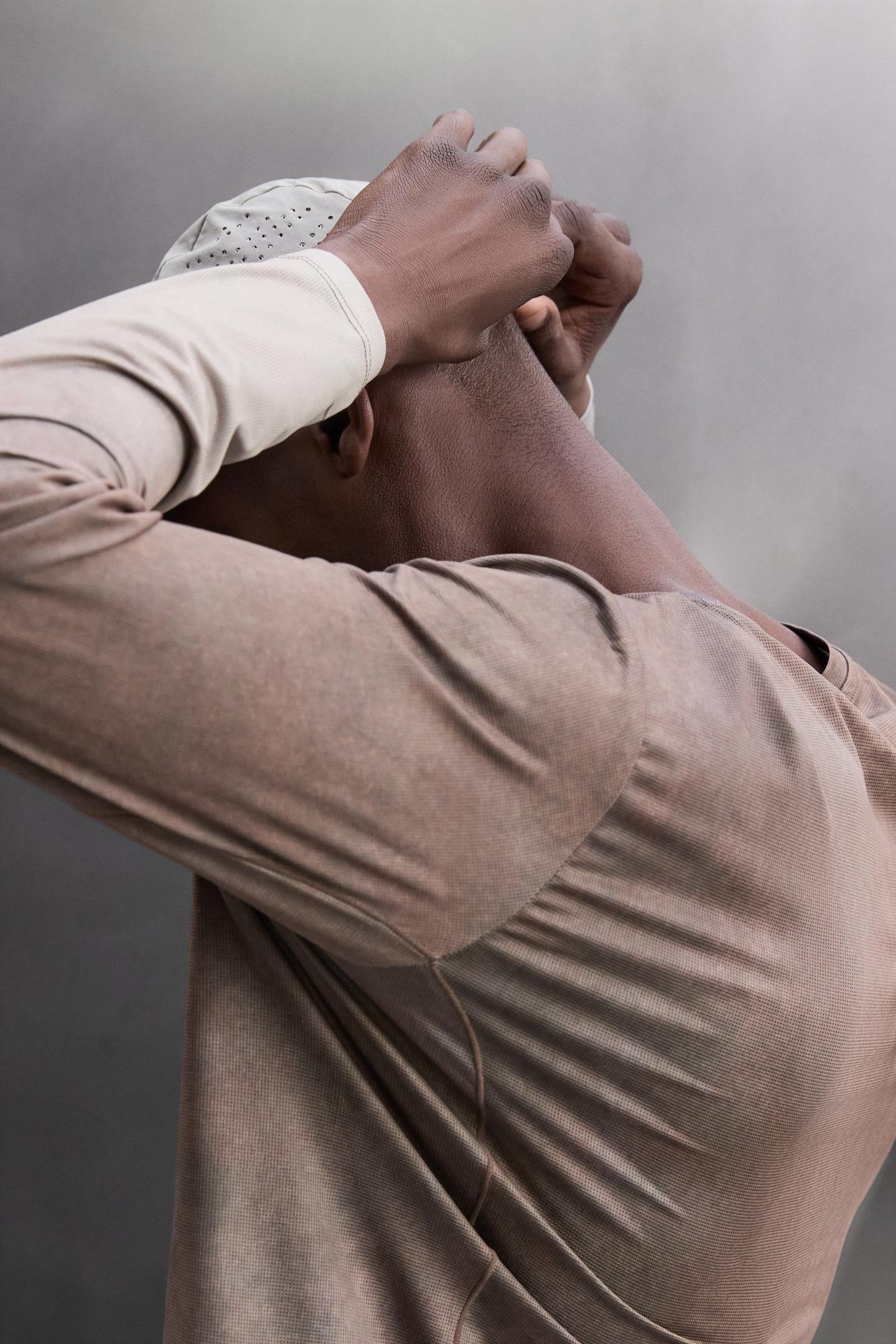 Мужская футболка Zara Gradient Technical Running, цвет: Бордовый — фото 6