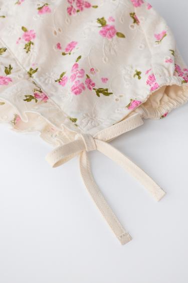 BONNET BRODERIE SUISSE FLEURS - Écru de Zara - Image 2