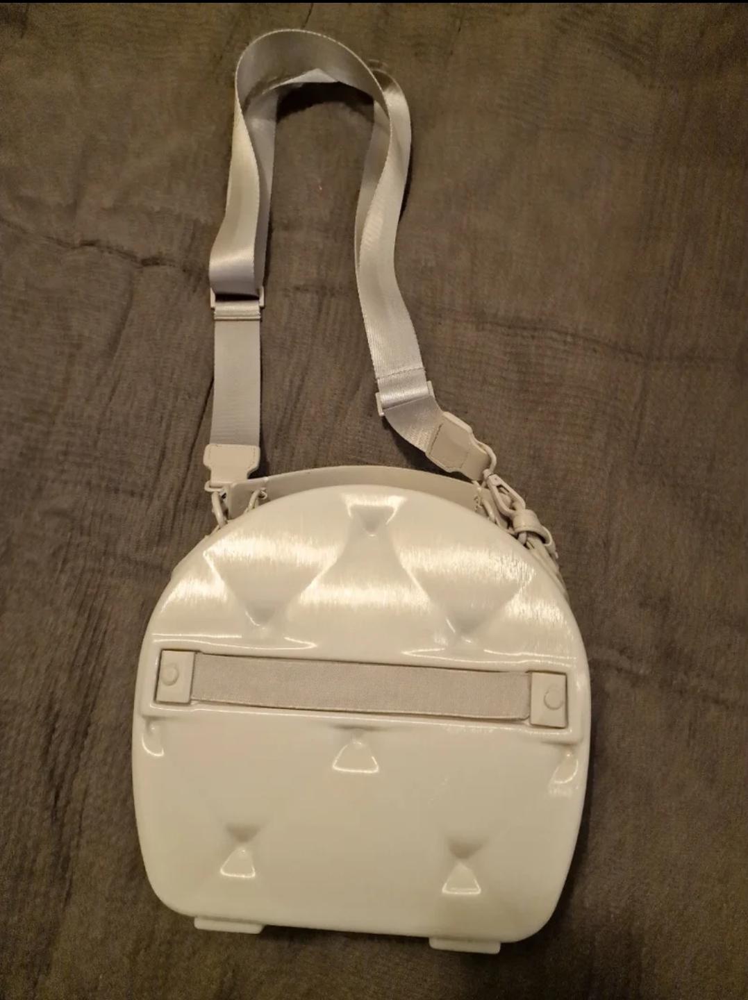 CUSTOMISABLE RIGID TRAVEL CASE - Image 2
