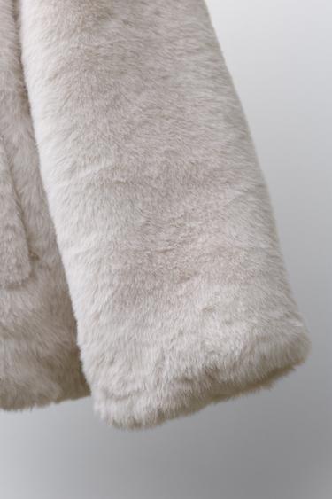 VESTE À CAPUCHE EFFET FOURRURE - Écru de Zara - Image 5