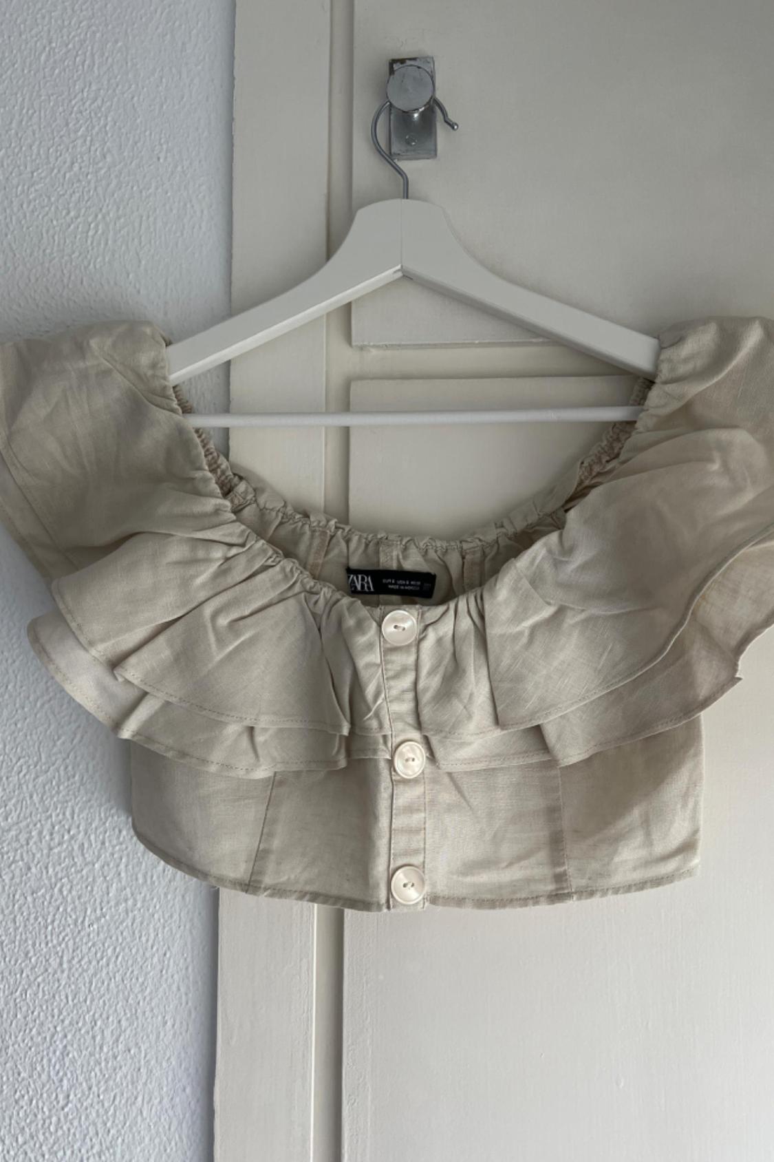 CROPPED TOP WITH FRILLS