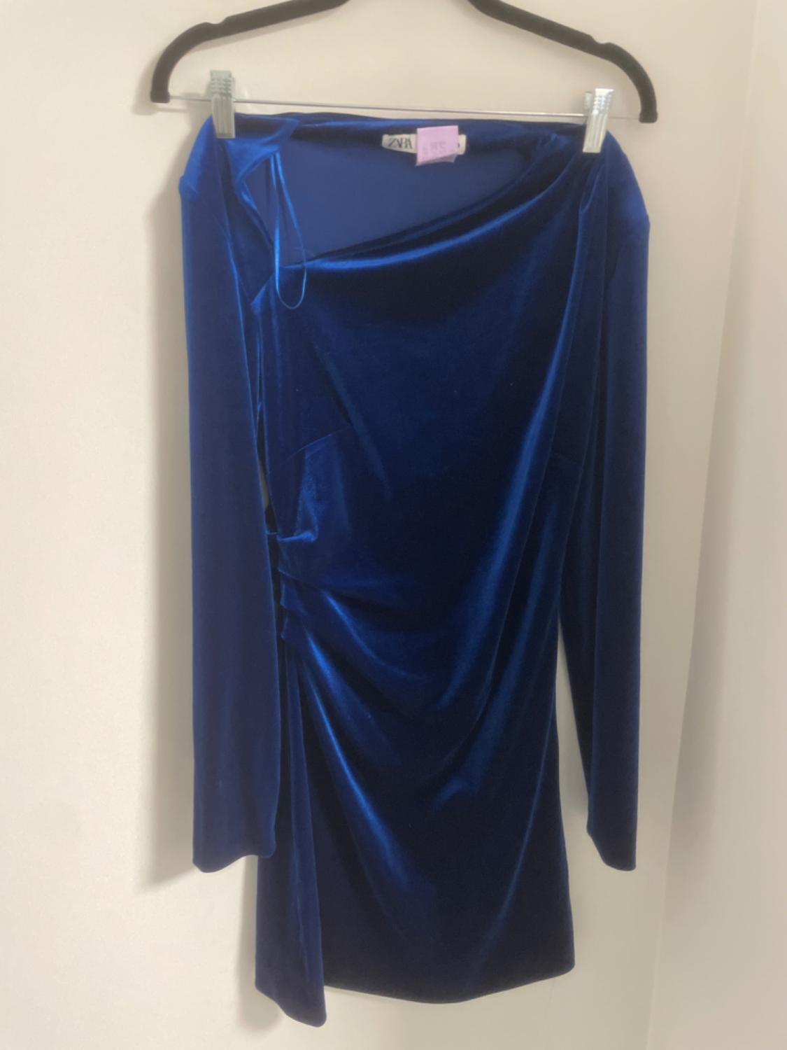 VESTIDO TERCIOPELO ASIMÉTRICO