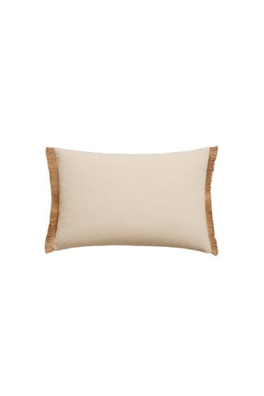 FRINGED CUSHION COVER – Ekrü a ZARA-tól