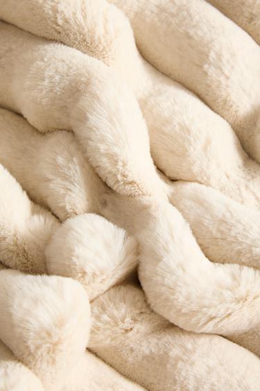 COUVERTURE POLAIRE TEXTURÉE - Beige de Zara - Image 2
