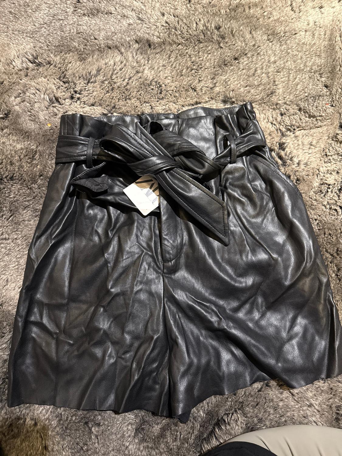 FAUX LEATHER PAPERBAG SHORTS - Image 5
