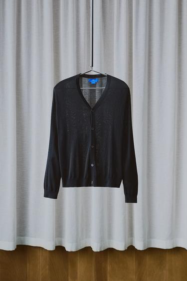 LIGHTWEIGHT 100% SILK CARDIGAN AARON LEVINE X ZARA - Navy blue by Zara
