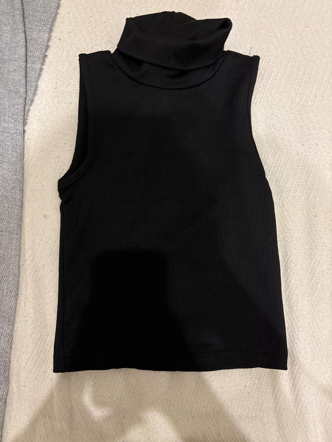 TOP CUELLO VUELTO NEGRO - Image 4