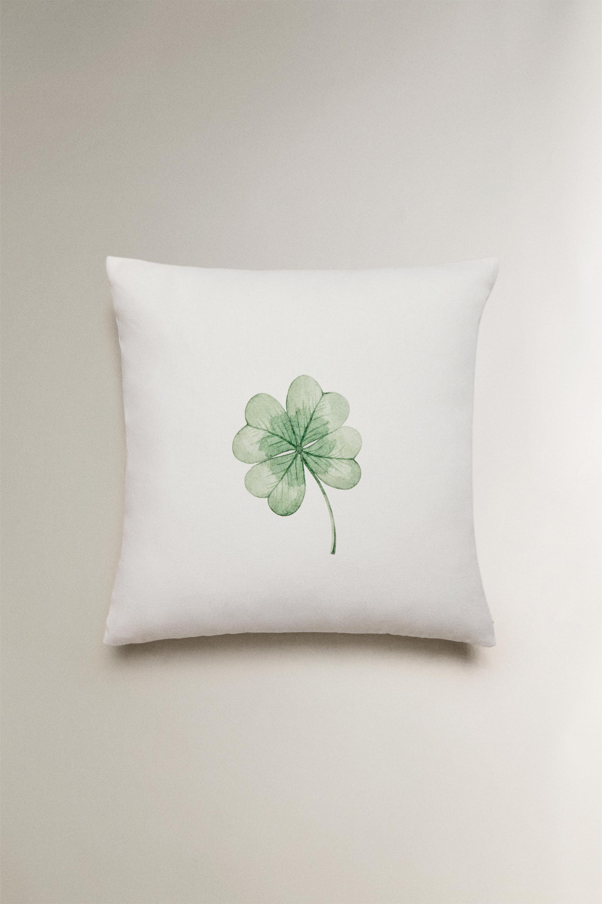 CLOVER THROW PILLOW COVER