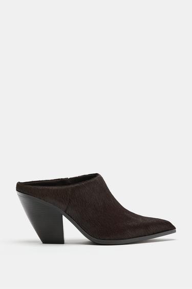 MULES À TALONS EN CUIR AVEC EFFET FOURRURE - Marron de Zara