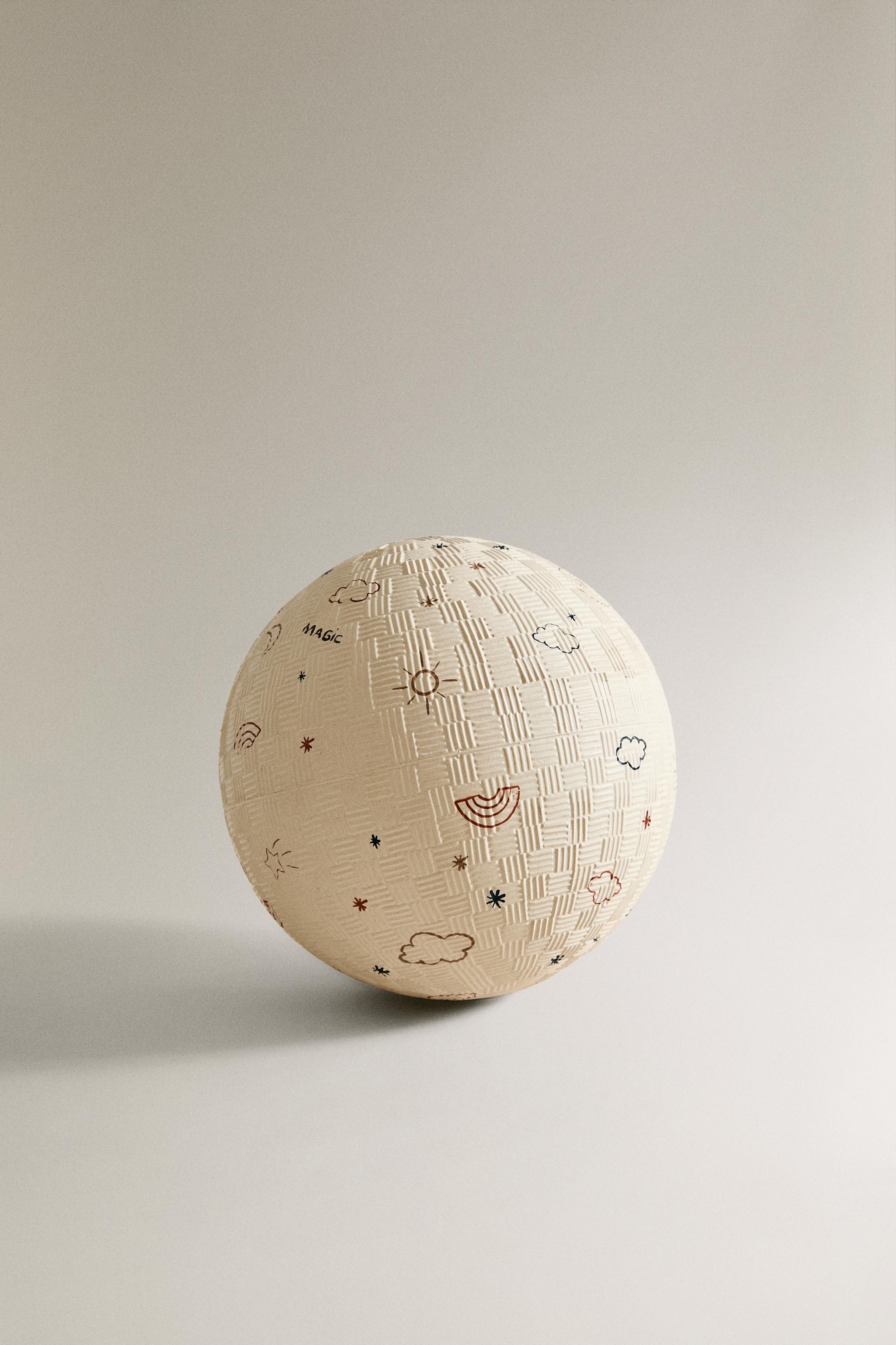 KIDS' TOY BALL WITH RAISED DESIGN — Cream