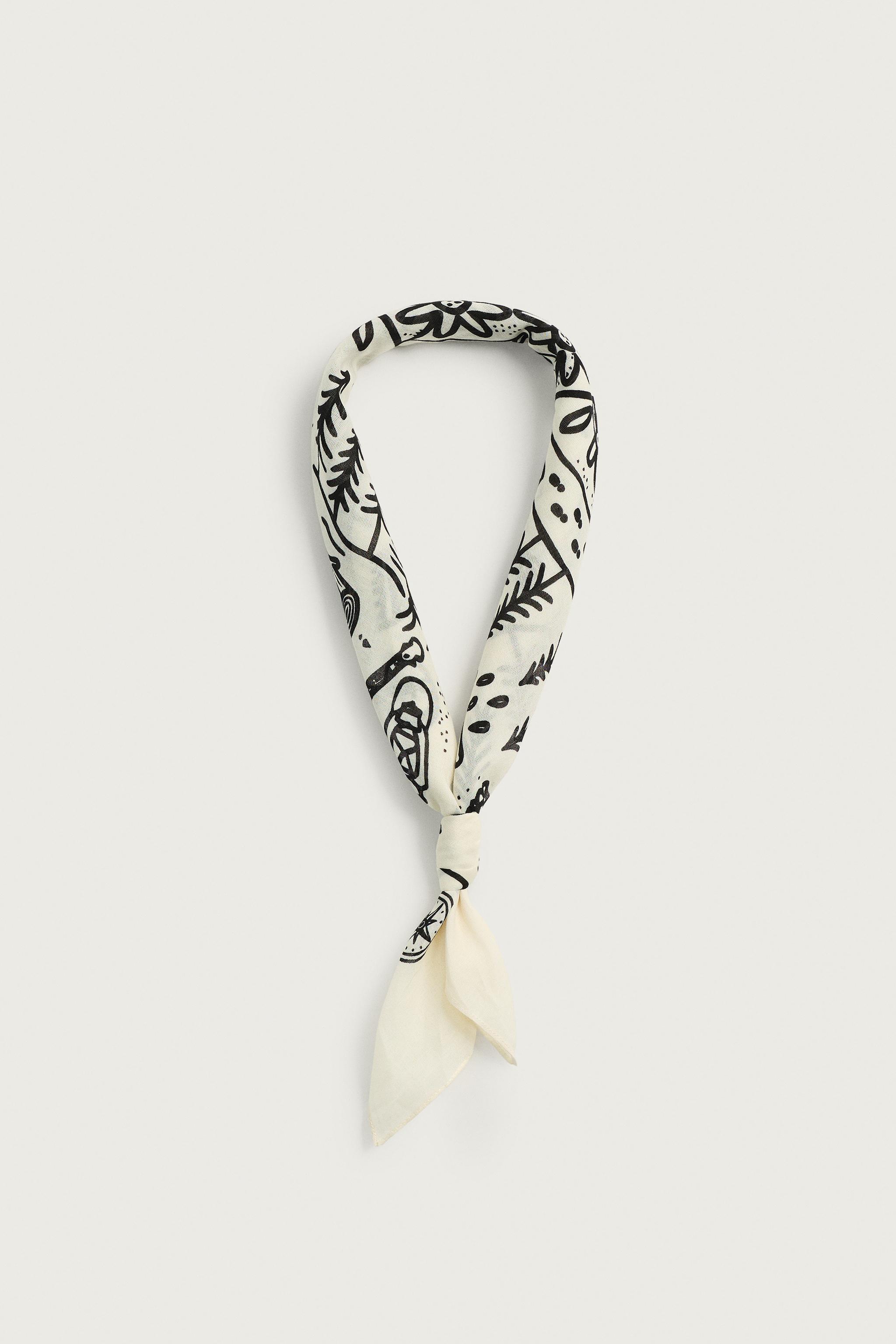 GRAPHIC PRINT BANDANA — Ecru