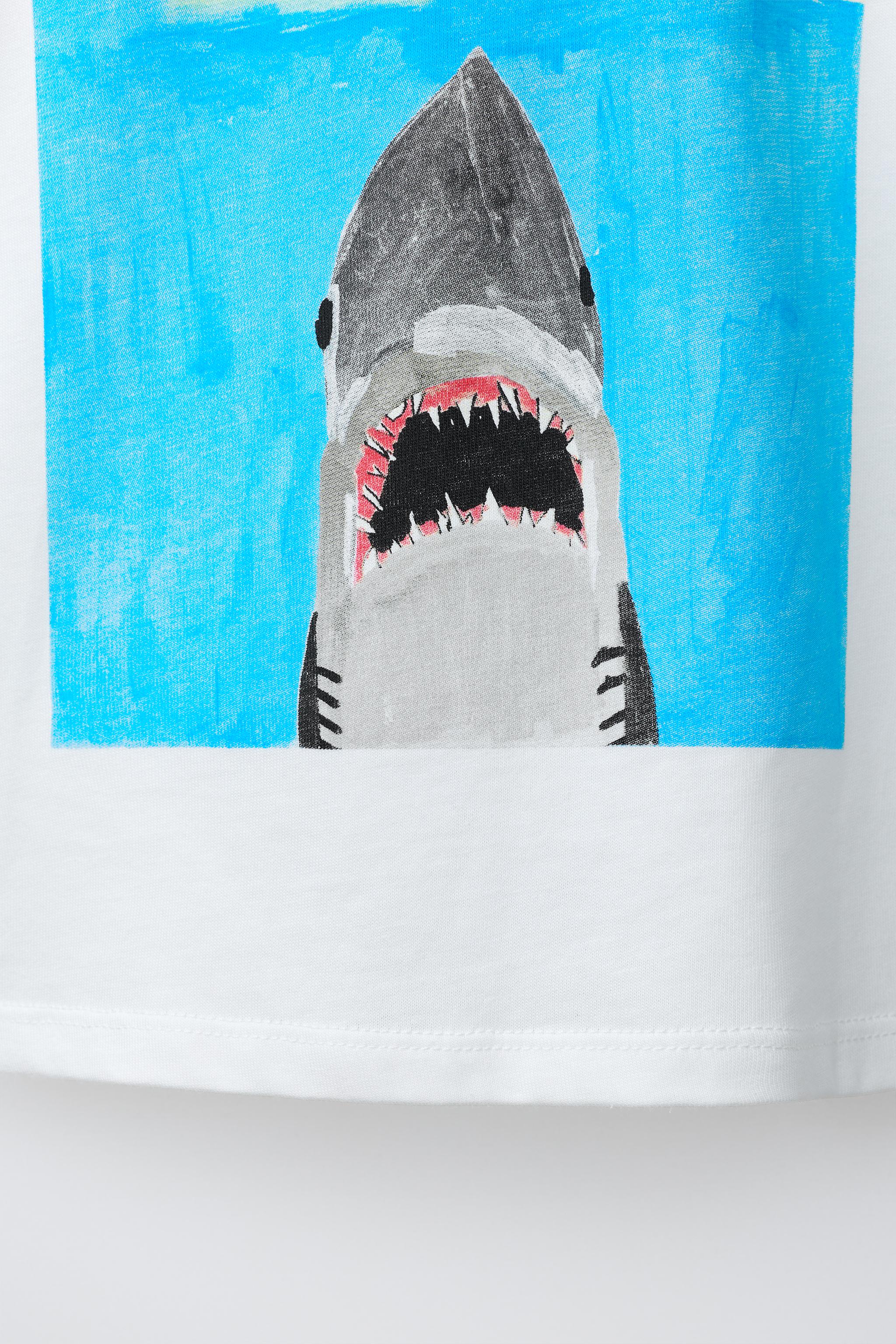 T-SHIRT ILLUSTRATION JAWS © X DYLAN´S CLUB ZARA