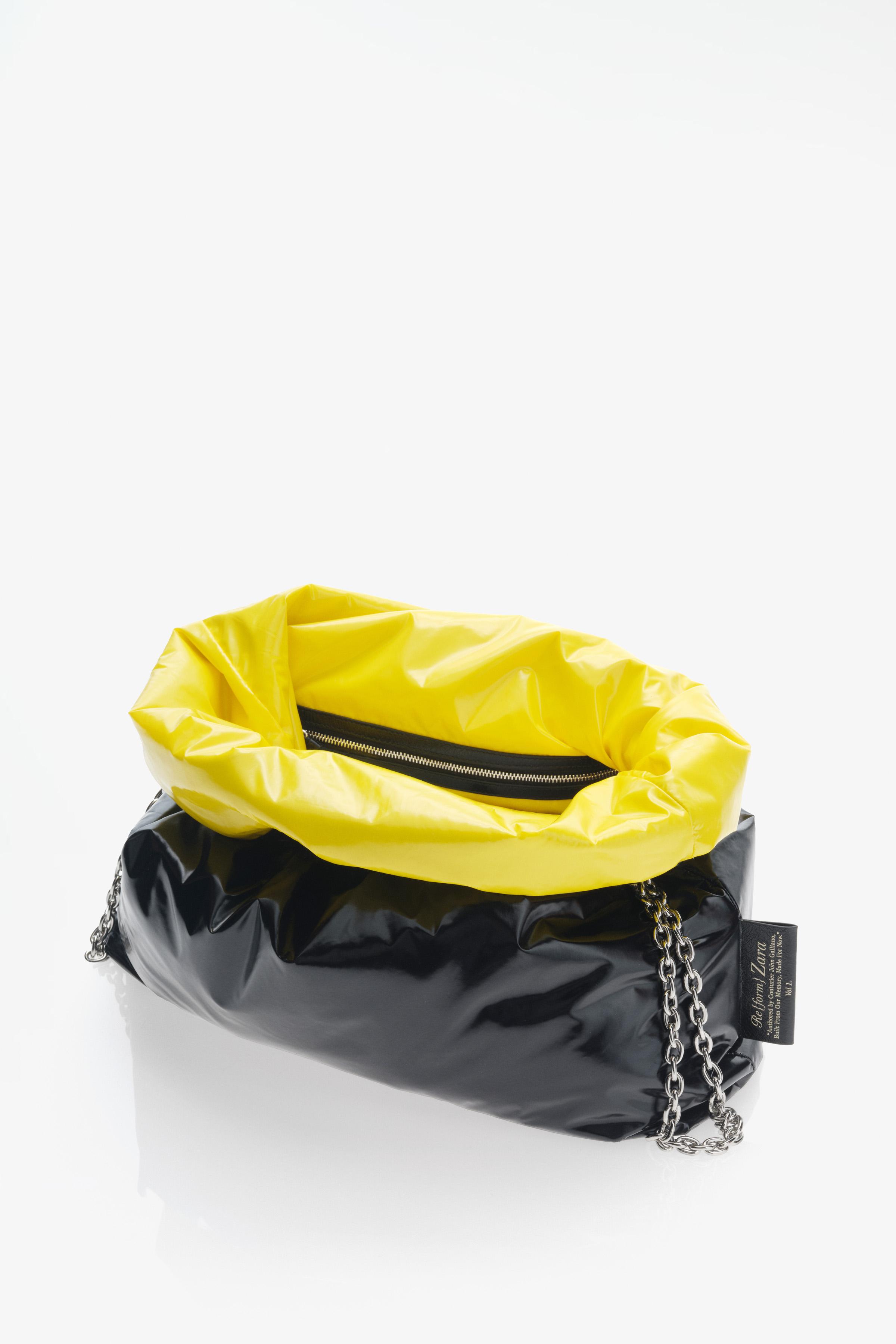 Galliano ジョン・ガリアーノ 新聞柄 ボストンバッグ クロコ型押し風 LIMITED EDITION TRI-CHIC LARGE BAG - Multi-color | ZARA United States