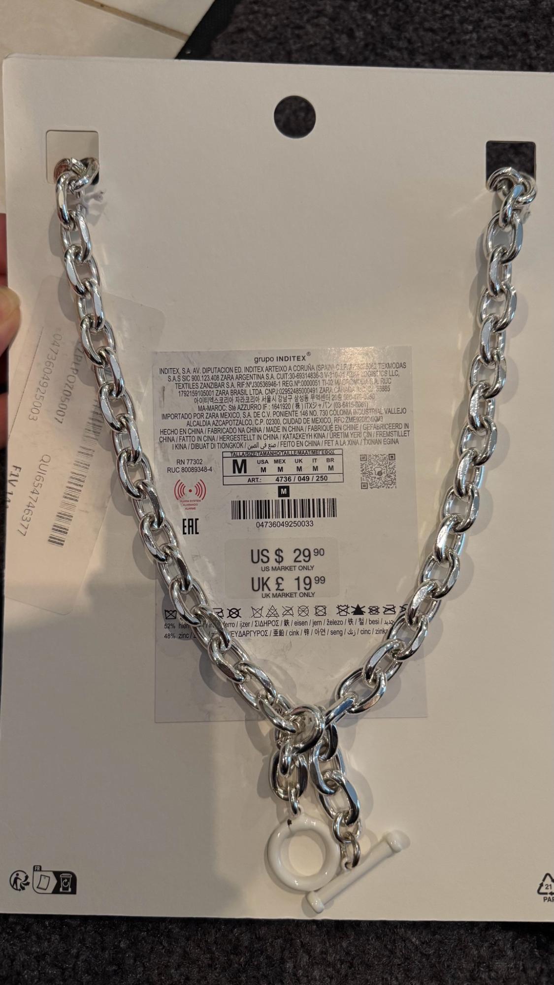 CHAIN LINK NECKLACE WITH FLOWER - Image 2