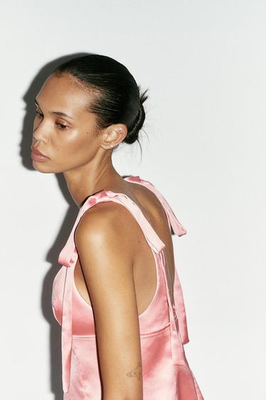TOP SATINÉ LACETS - Rose chewing-gum de Zara - Image 2