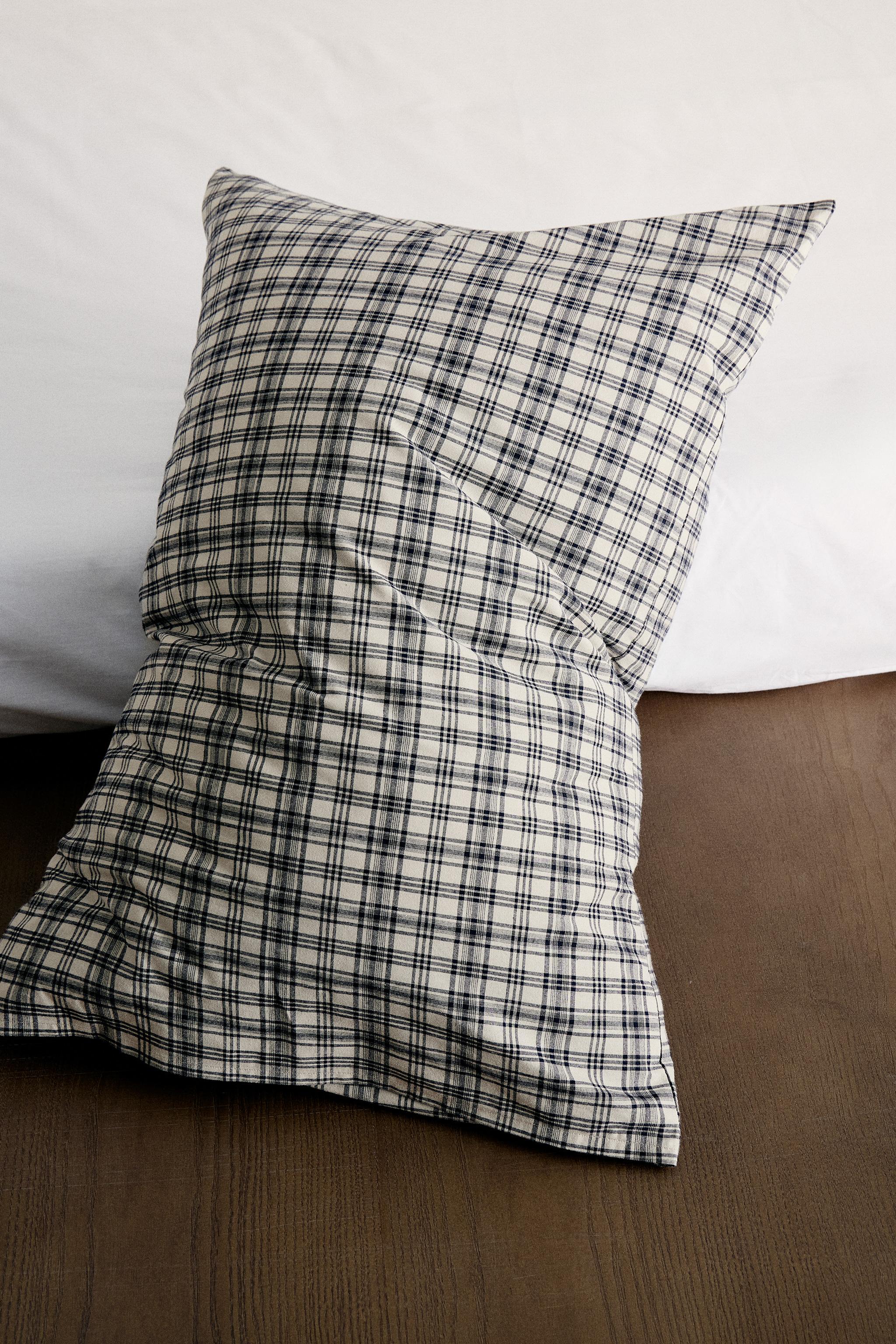 CHECK FLANNEL PILLOWCASE (130 G/M²)