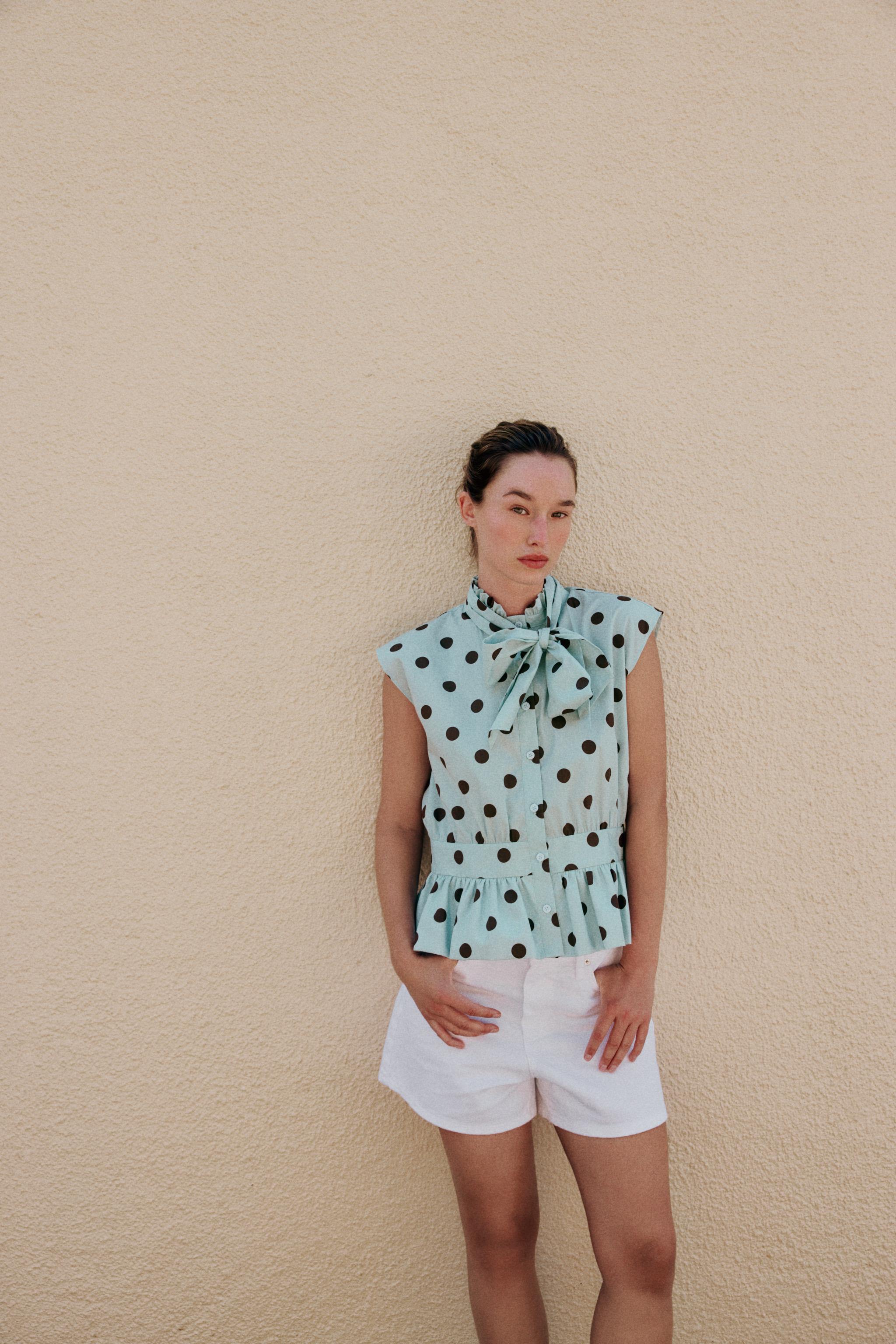 Женские рубашки Zara SLEEVELESS POLKA DOT BOW SHIRT — фото 4