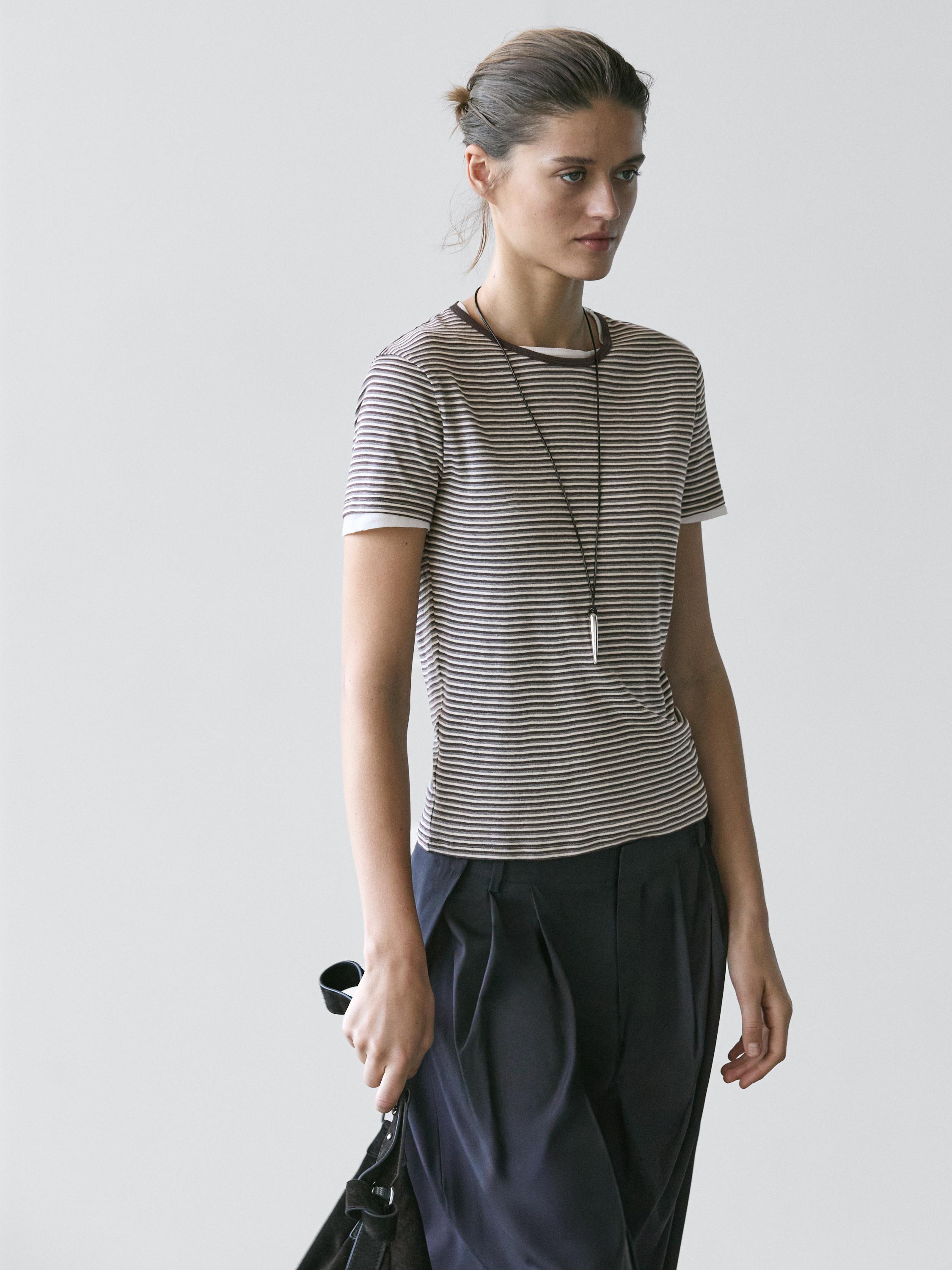 Short sleeve T-shirt with double trim