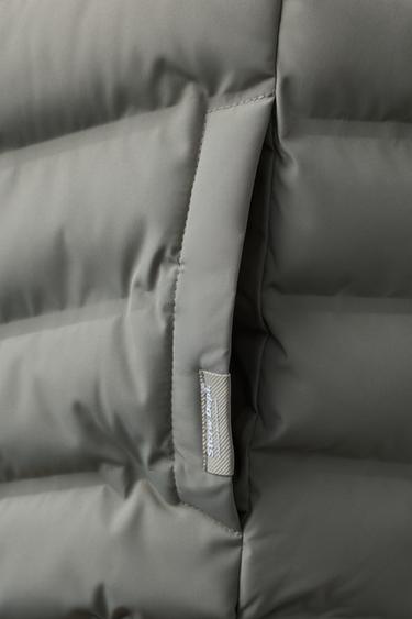 DOUDOUNE SANS MANCHES ULTRA-LÉGÈRE À CAPUCHE DÉPERLANTE - Beige de Zara - Image 5