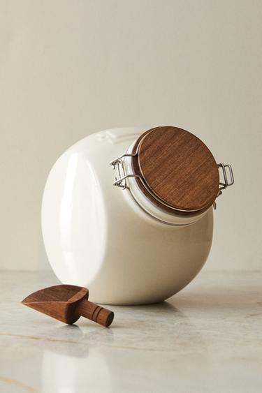 PORCELAIN AIRTIGHT JAR WITH LID - كريمي الخاص بـ Zara