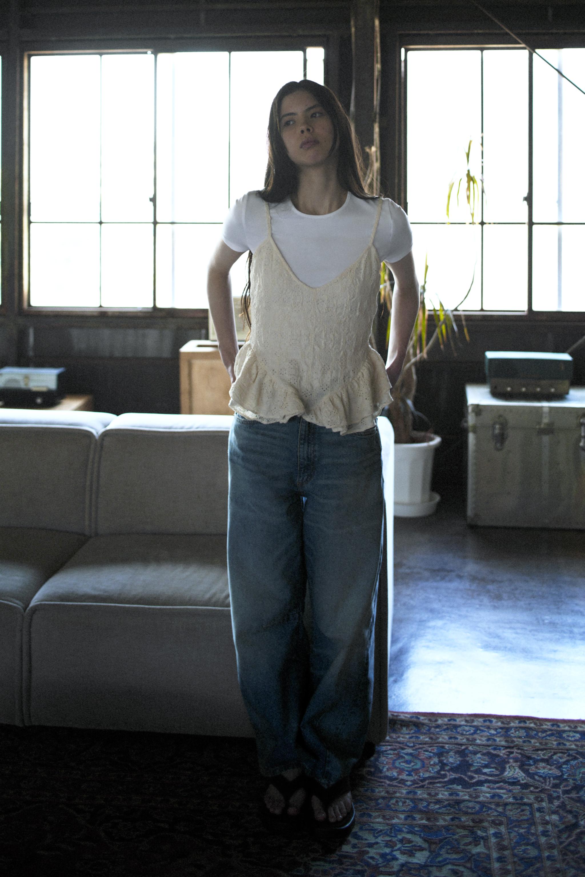 【完売人気商品】新品ZARA エンボス加工ペプラムトップス ☆ZARA☆エンボス加工*ペプラムトップス