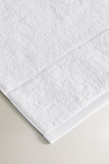 TEXTURED STRIPED BATH TOWEL - White by Zara - Image 2