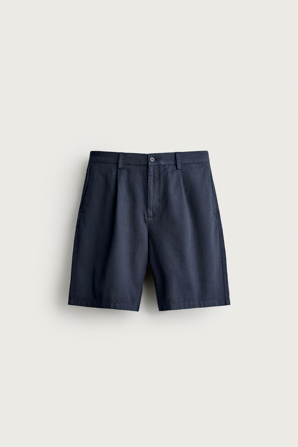 REGULAR FIT PLEATED BERMUDA SHORTS