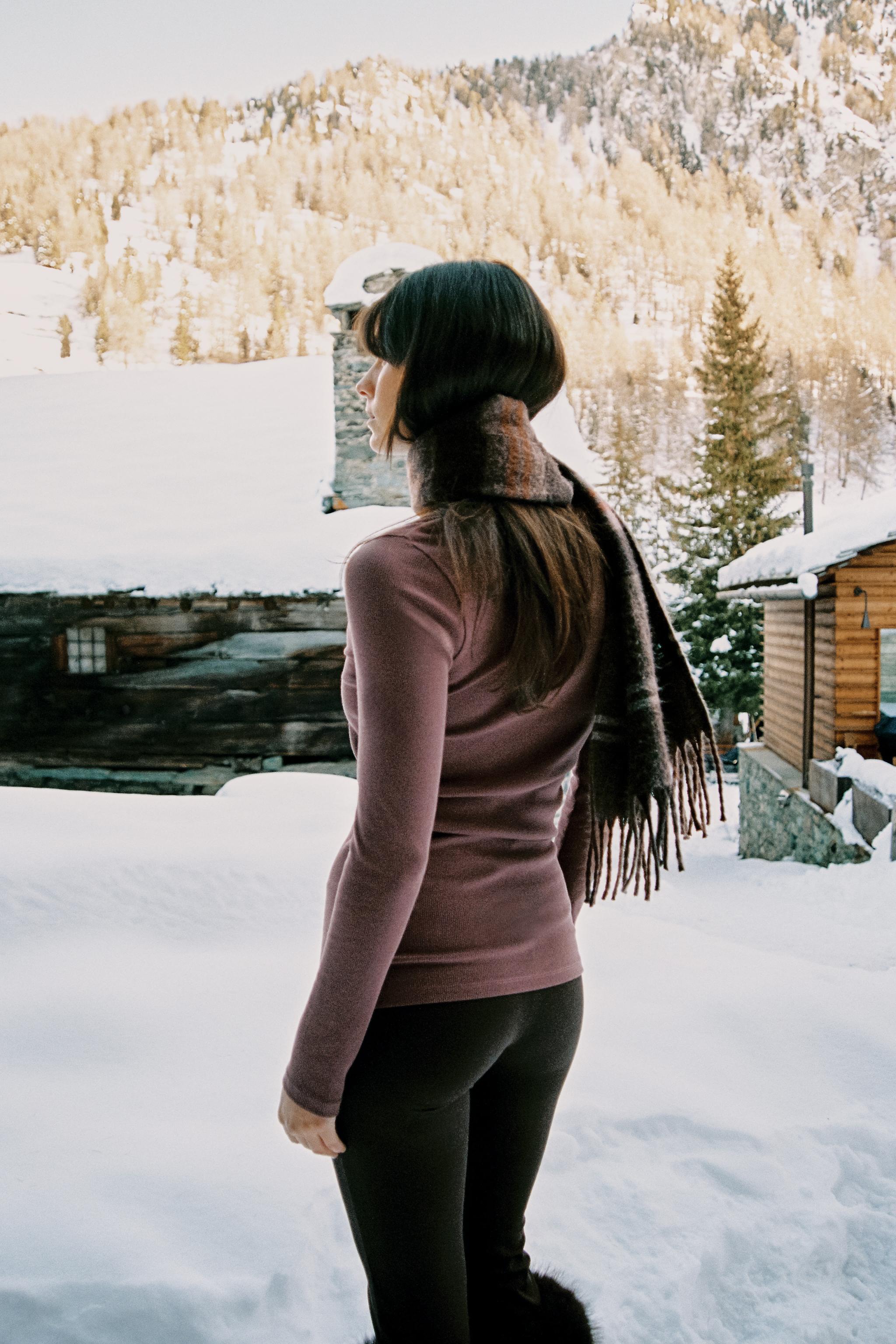 RIBBED LONG SLEEVE T-SHIRT